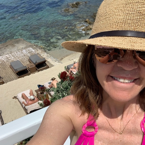 Meet your Posher, Kimberly k. - Picture 4 of 5